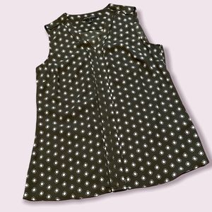 Banana Republic - Sleeveless Patterned Olive Green Blouse - size S